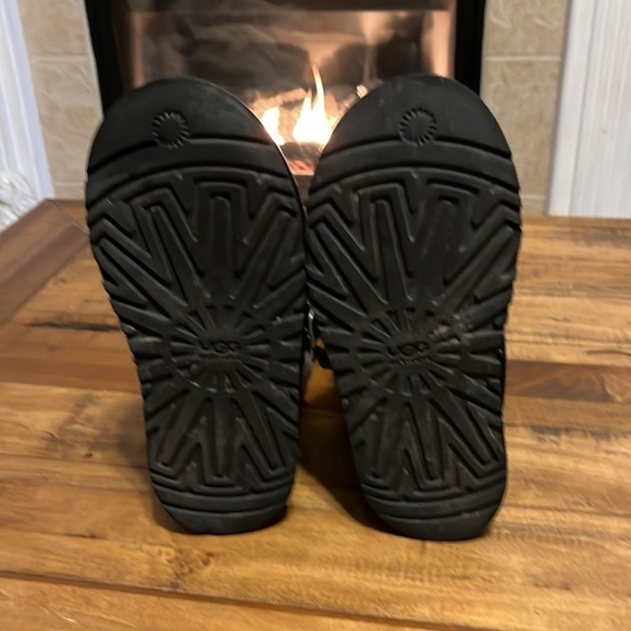Ugg Black tall boots - Picture 8 of 10